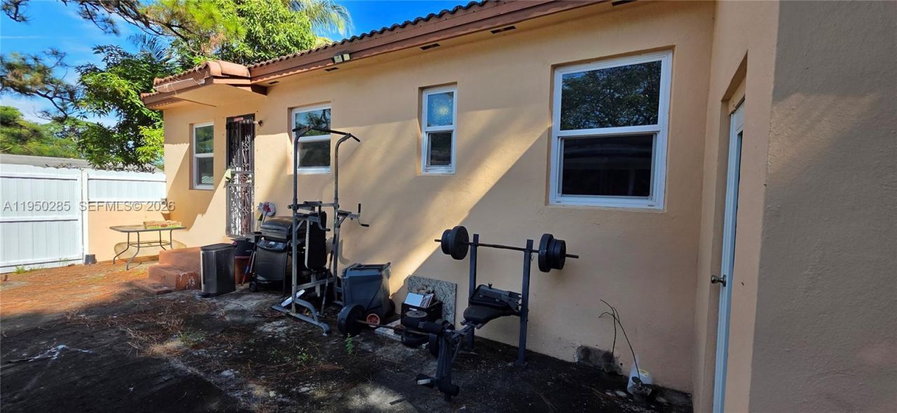 1210 Kasim St, Opa Locka, FL 33054 Main Photo