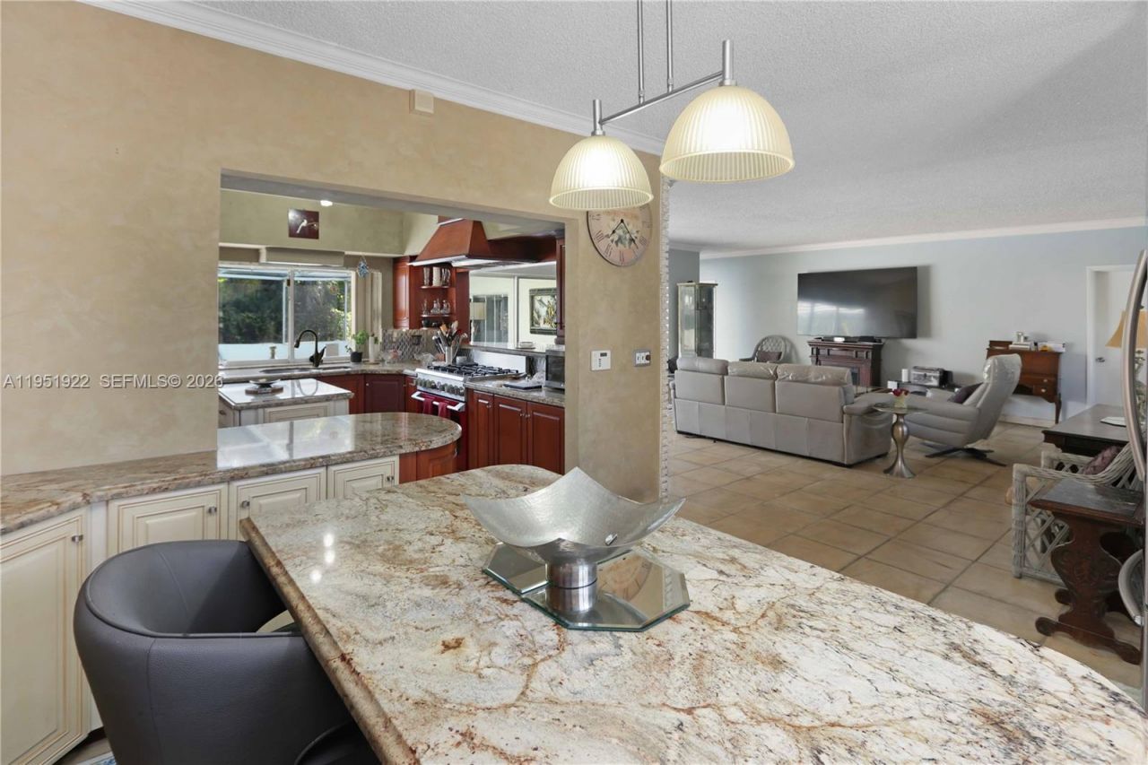 910 N 14th Ct, Hollywood, FL 33020 Photo