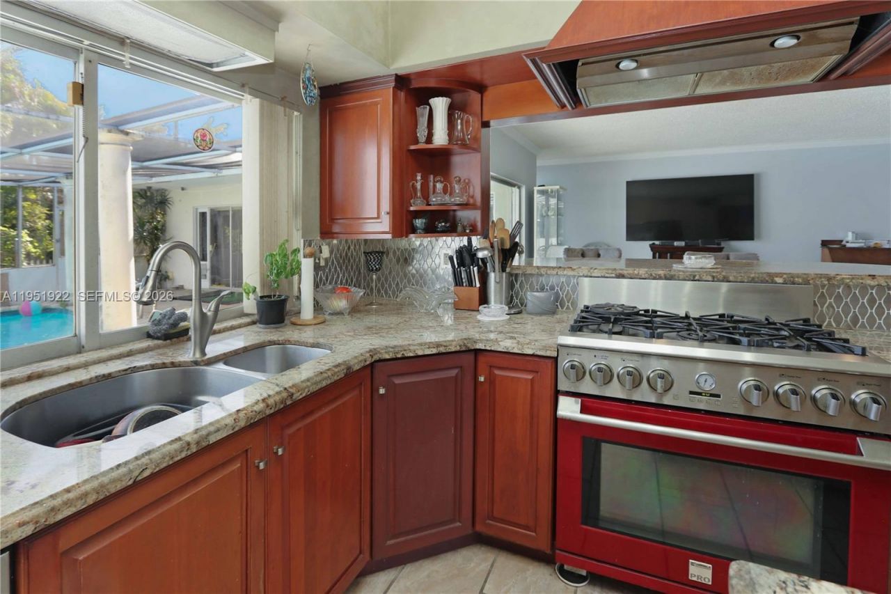 910 N 14th Ct, Hollywood, FL 33020 Photo