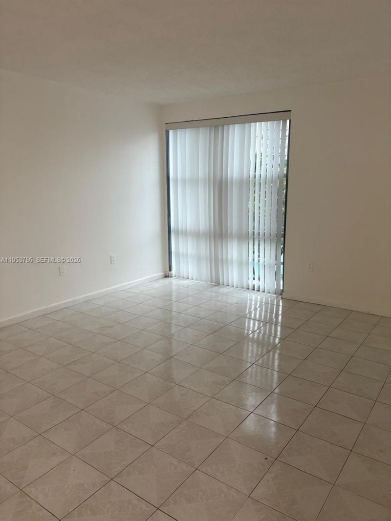 200 177th Dr , Unit 416, Sunny Isles Beach, FL 33160 Photo