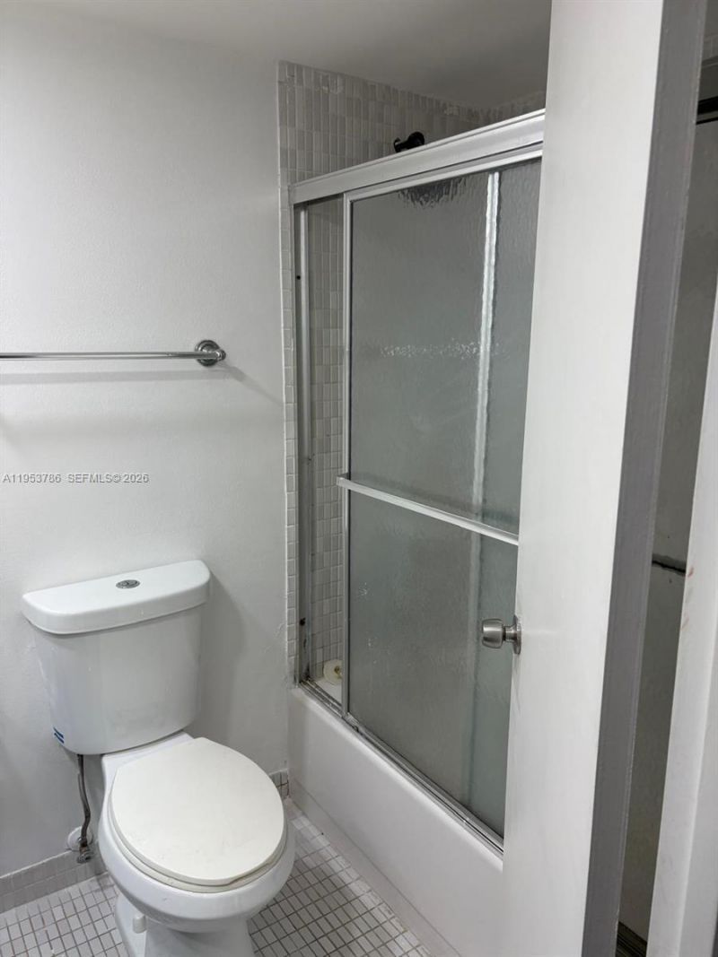 200 177th Dr , Unit 416, Sunny Isles Beach, FL 33160 Photo