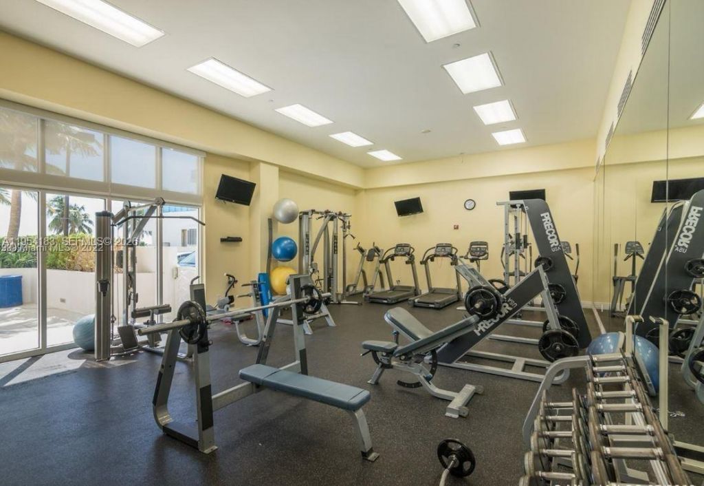 6917 Collins Ave, Unit 1206, Miami Beach, FL 33141 Photo