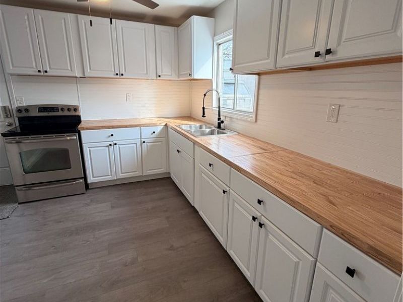 140 Crystal Court, Bellevue, OH 44811 Photo 12