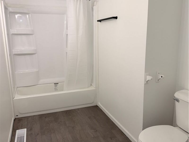 140 Crystal Court, Bellevue, OH 44811 Photo 22