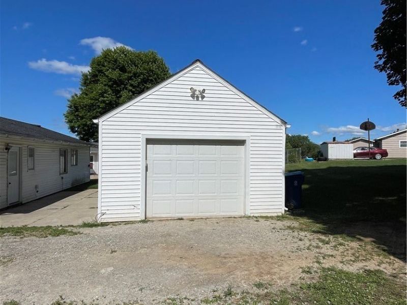 140 Crystal Court, Bellevue, OH 44811 Photo 28