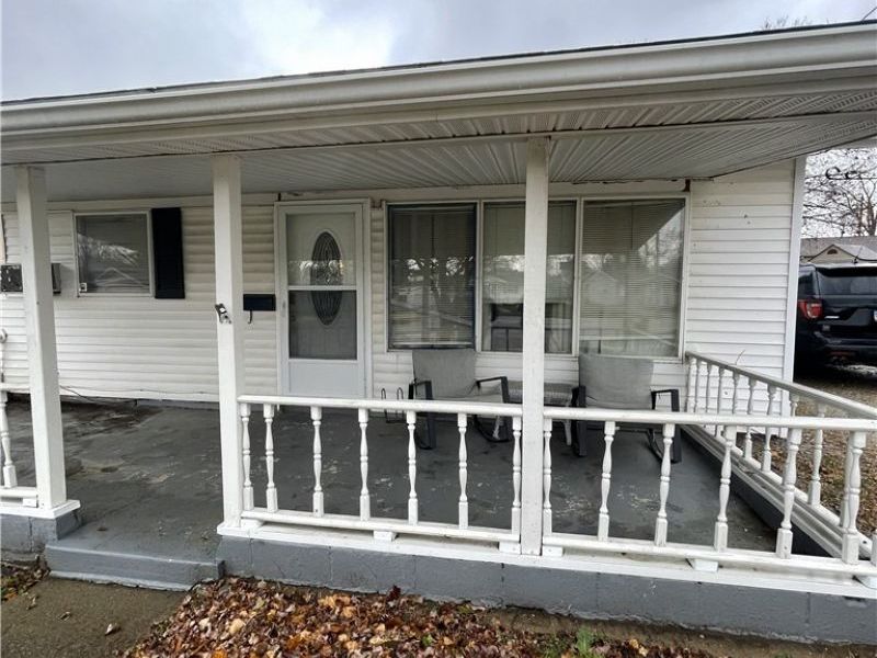 140 Crystal Court, Bellevue, OH 44811 Photo 4