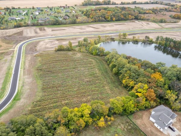 985 Beere Ln, Rochester, WI 53105