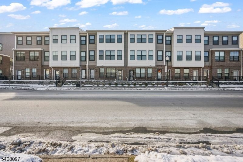 353 Main St, Little Falls, NJ 07424 Main Photo