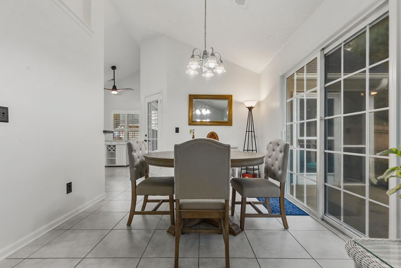 180 Clovis Circle Photo 10