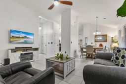 180 Clovis Circle photo 4