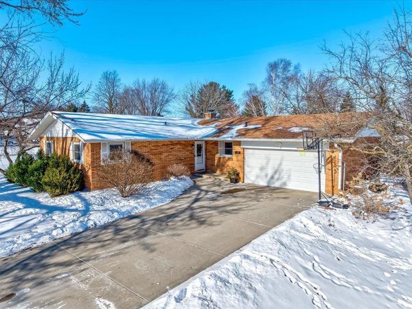 2718 Hilltop Drive, Sun Prairie, WI 53590