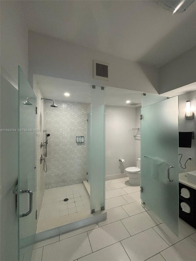 5300 NW 87th Ave, Unit 913, Doral, FL 33178 Photo