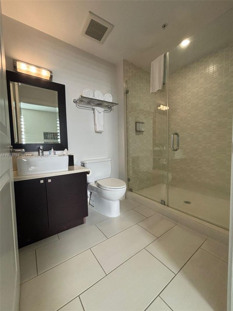 5300 NW 87th Ave, Unit 913, Doral, FL 33178 Photo