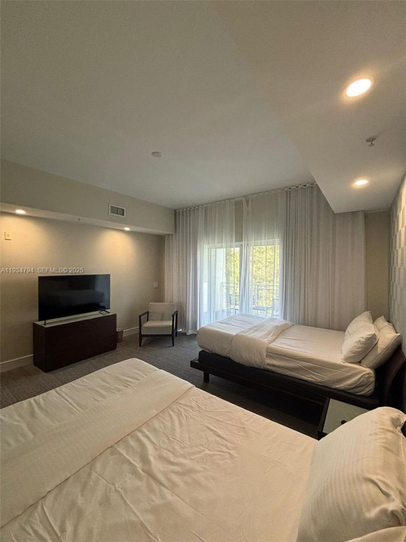 5300 NW 87th Ave, Unit 913, Doral, FL 33178 Photo