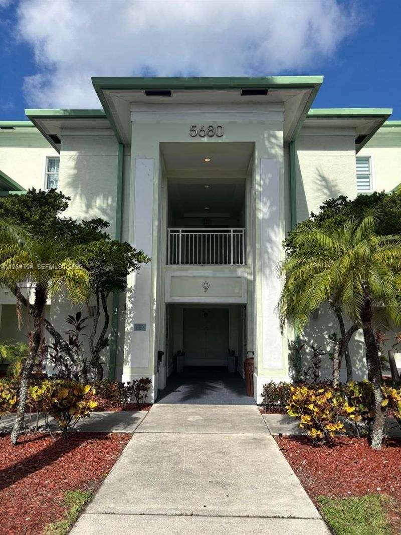 5300 NW 87th Ave, Unit 913, Doral, FL 33178 Photo