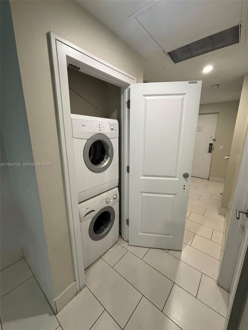 5300 NW 87th Ave, Unit 913, Doral, FL 33178 Photo