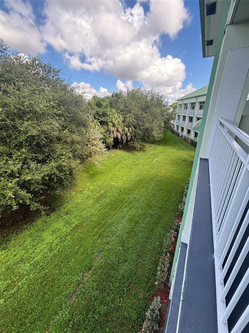 5300 NW 87th Ave, Unit 913, Doral, FL 33178 Photo