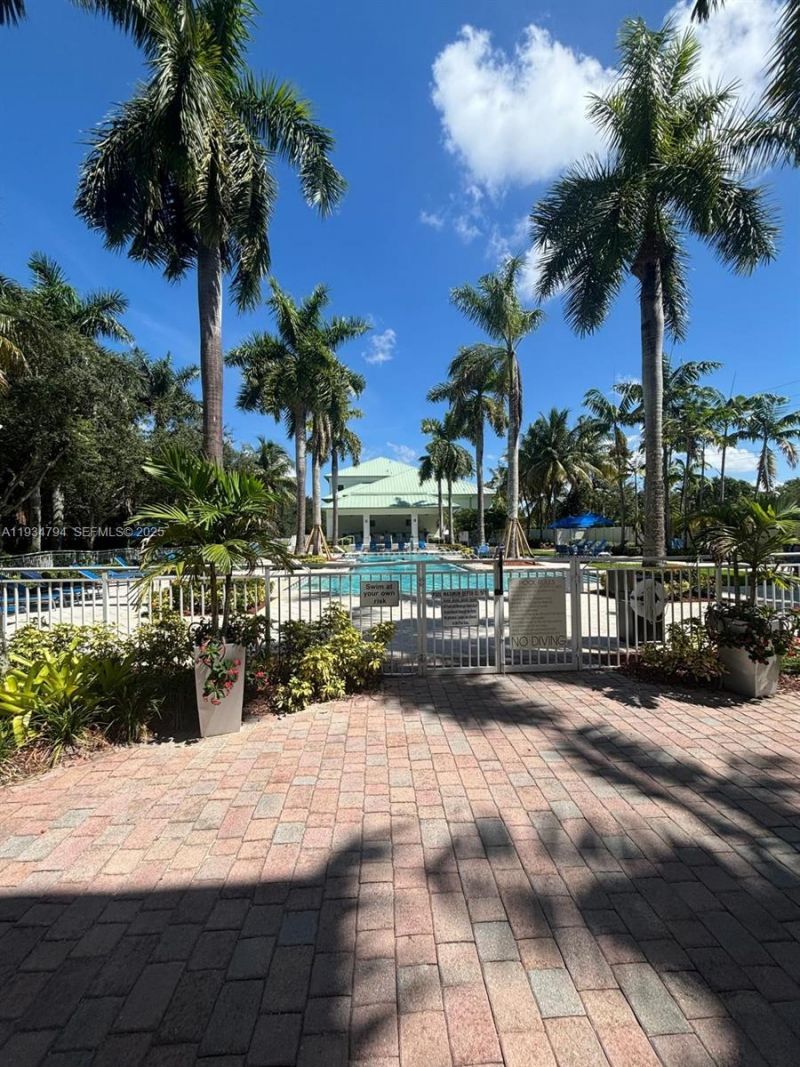 5300 NW 87th Ave, Unit 913, Doral, FL 33178 Photo