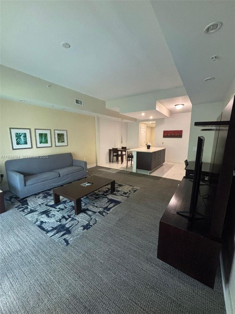 5300 NW 87th Ave, Unit 913, Doral, FL 33178 Photo