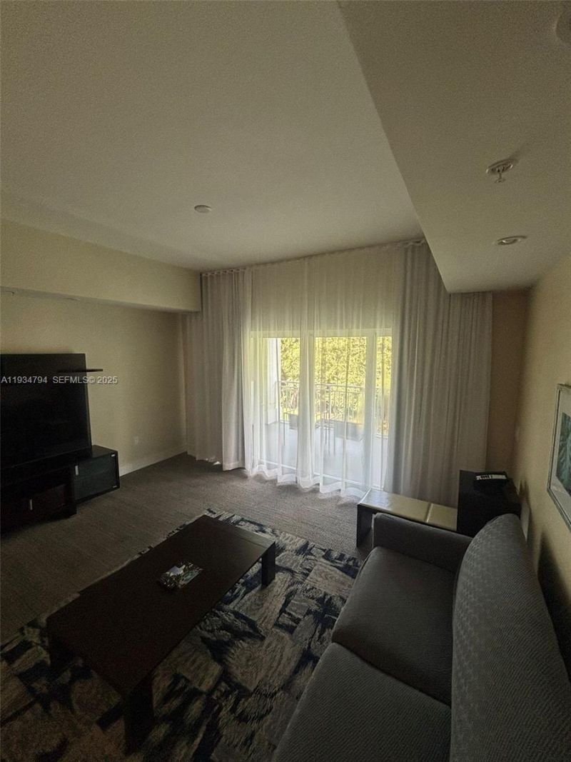 5300 NW 87th Ave, Unit 913, Doral, FL 33178 Photo