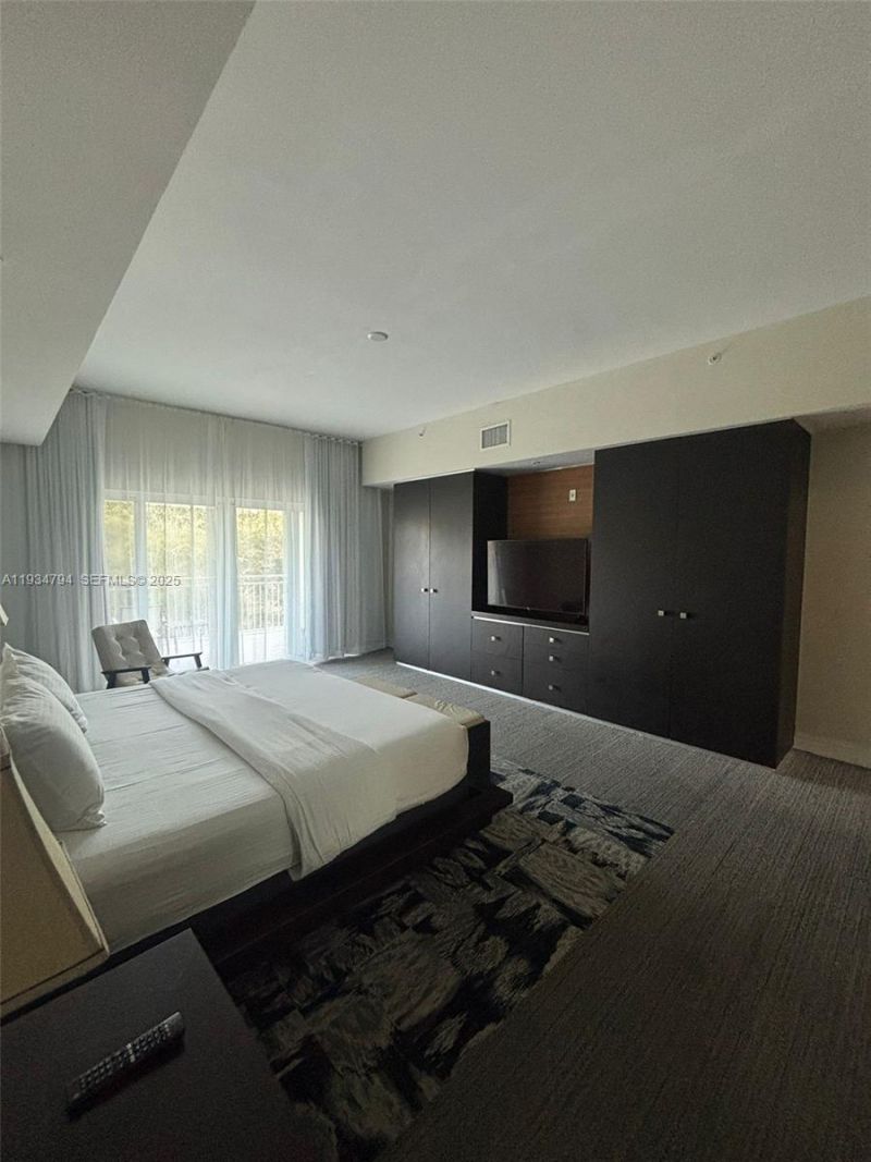 5300 NW 87th Ave, Unit 913, Doral, FL 33178 Photo