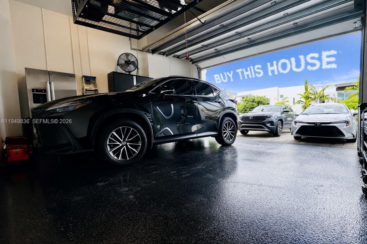 10054 NW 76th Ter , Doral, FL 33178 Photo