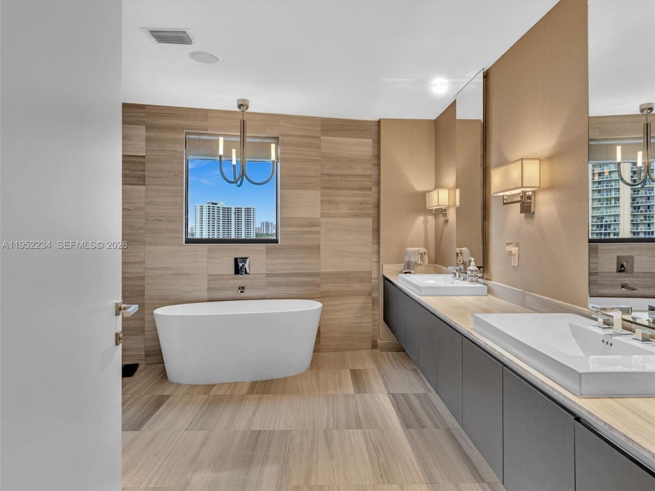 3300 NE 188th St, Unit 718, Aventura, FL 33180 Photo