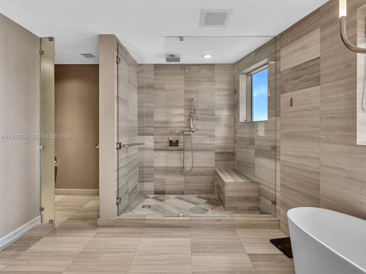 3300 NE 188th St, Unit 718, Aventura, FL 33180 Photo