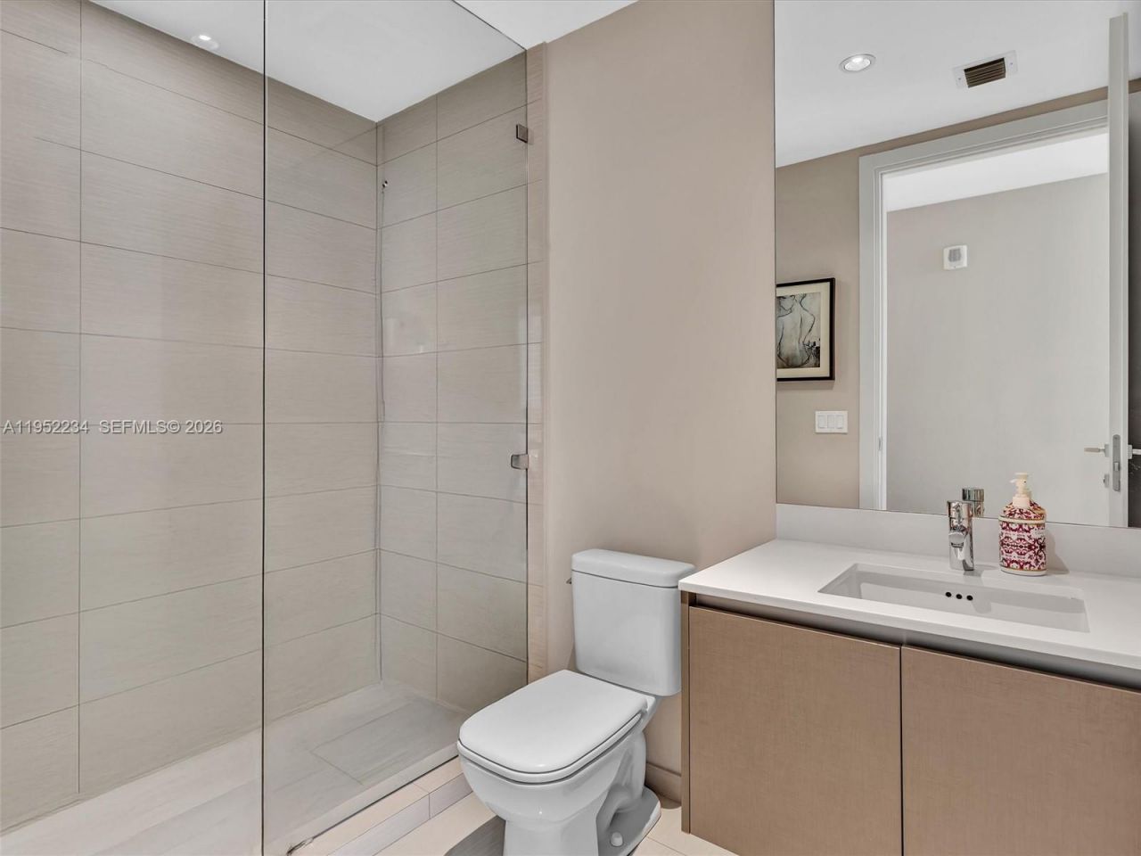 3300 NE 188th St, Unit 718, Aventura, FL 33180 Photo