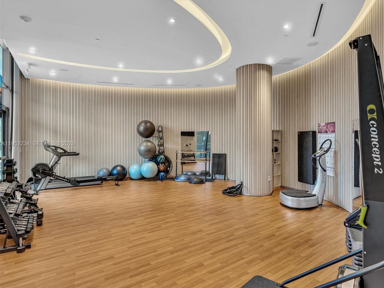 3300 NE 188th St, Unit 718, Aventura, FL 33180 Photo