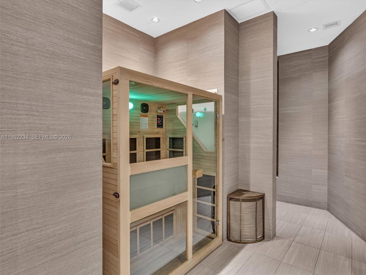 3300 NE 188th St, Unit 718, Aventura, FL 33180 Photo