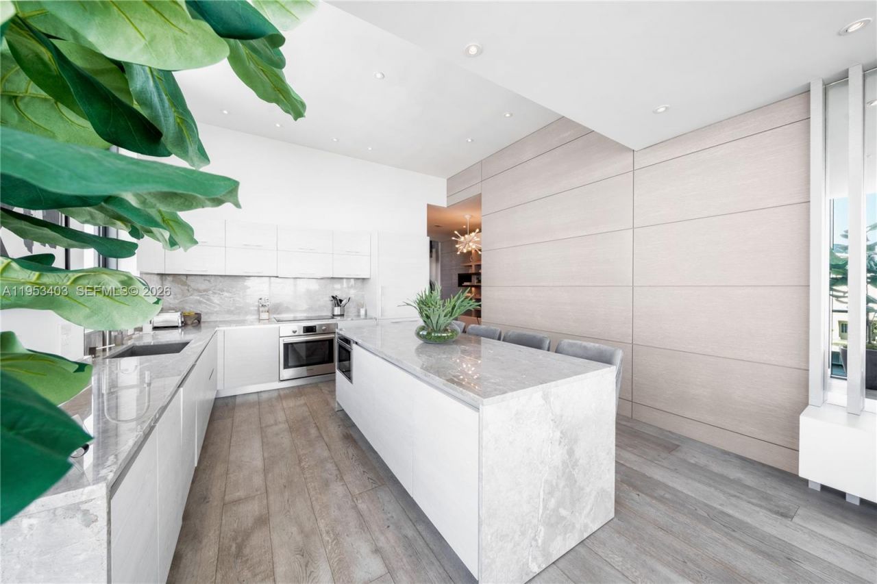 1300 S Miami Ave, Unit UPH4, Miami, FL 33130 Photo