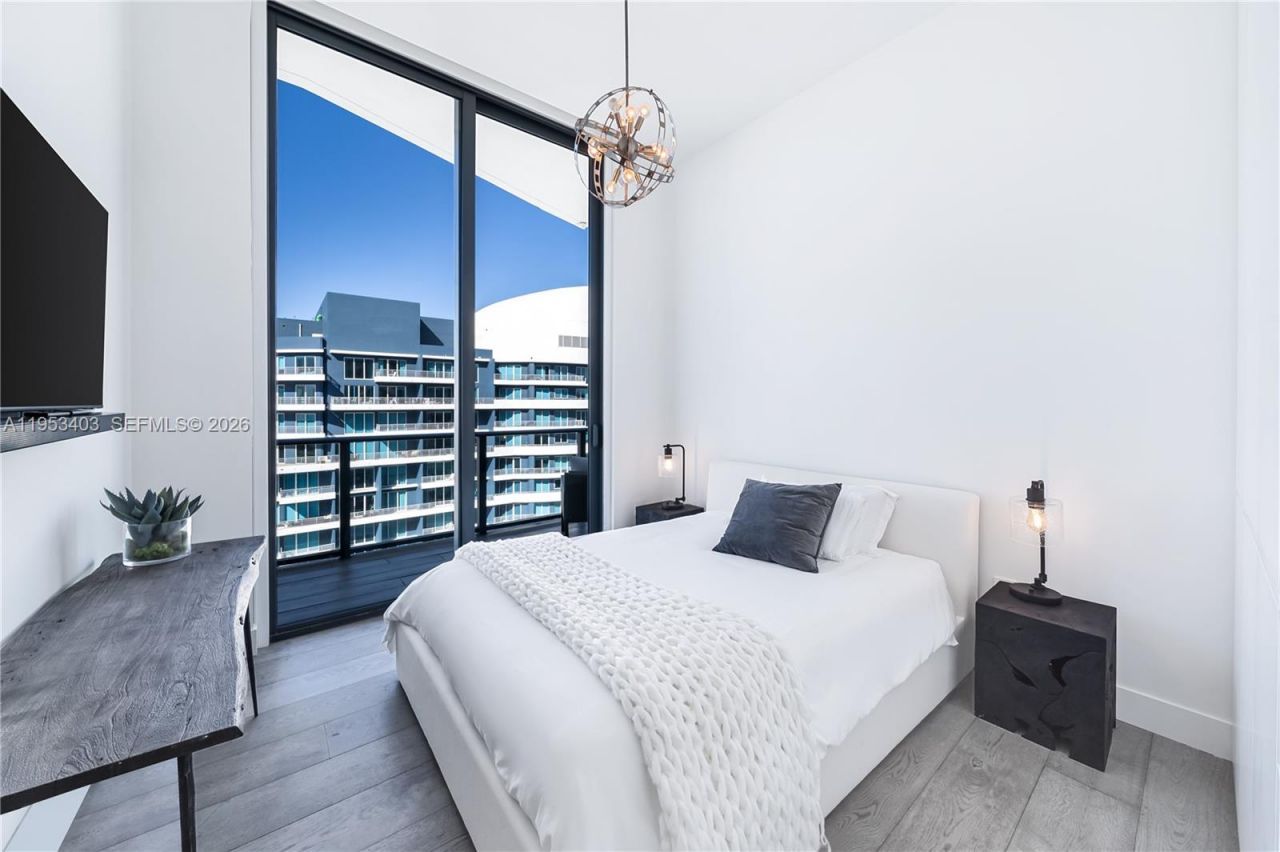 1300 S Miami Ave, Unit UPH4, Miami, FL 33130 Photo