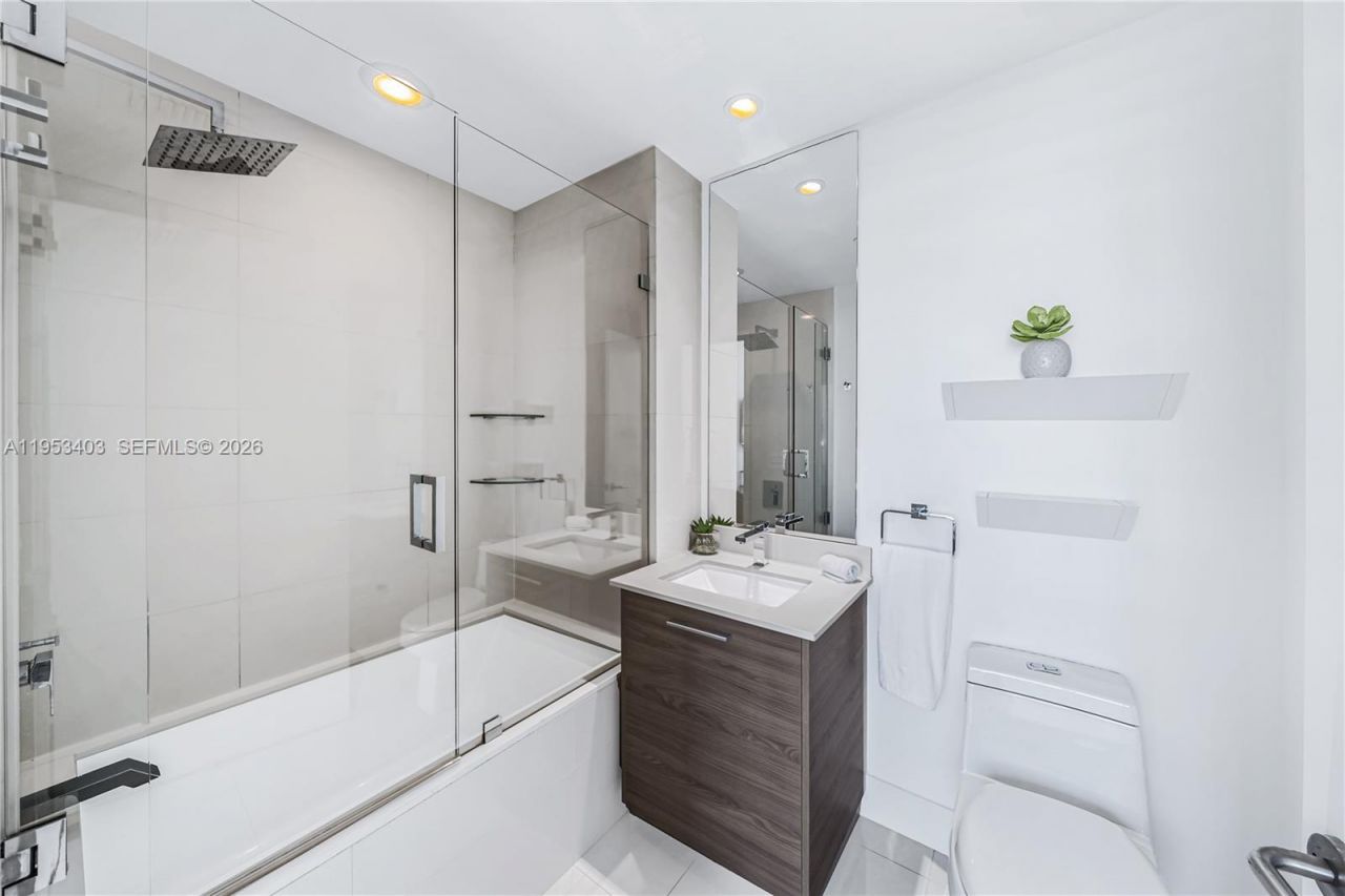 1300 S Miami Ave, Unit UPH4, Miami, FL 33130 Photo