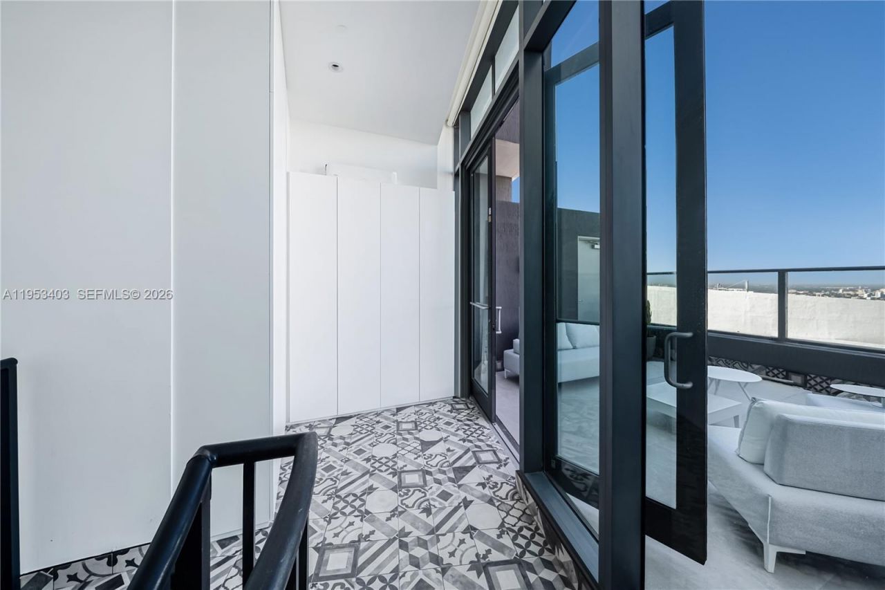 1300 S Miami Ave, Unit UPH4, Miami, FL 33130 Photo