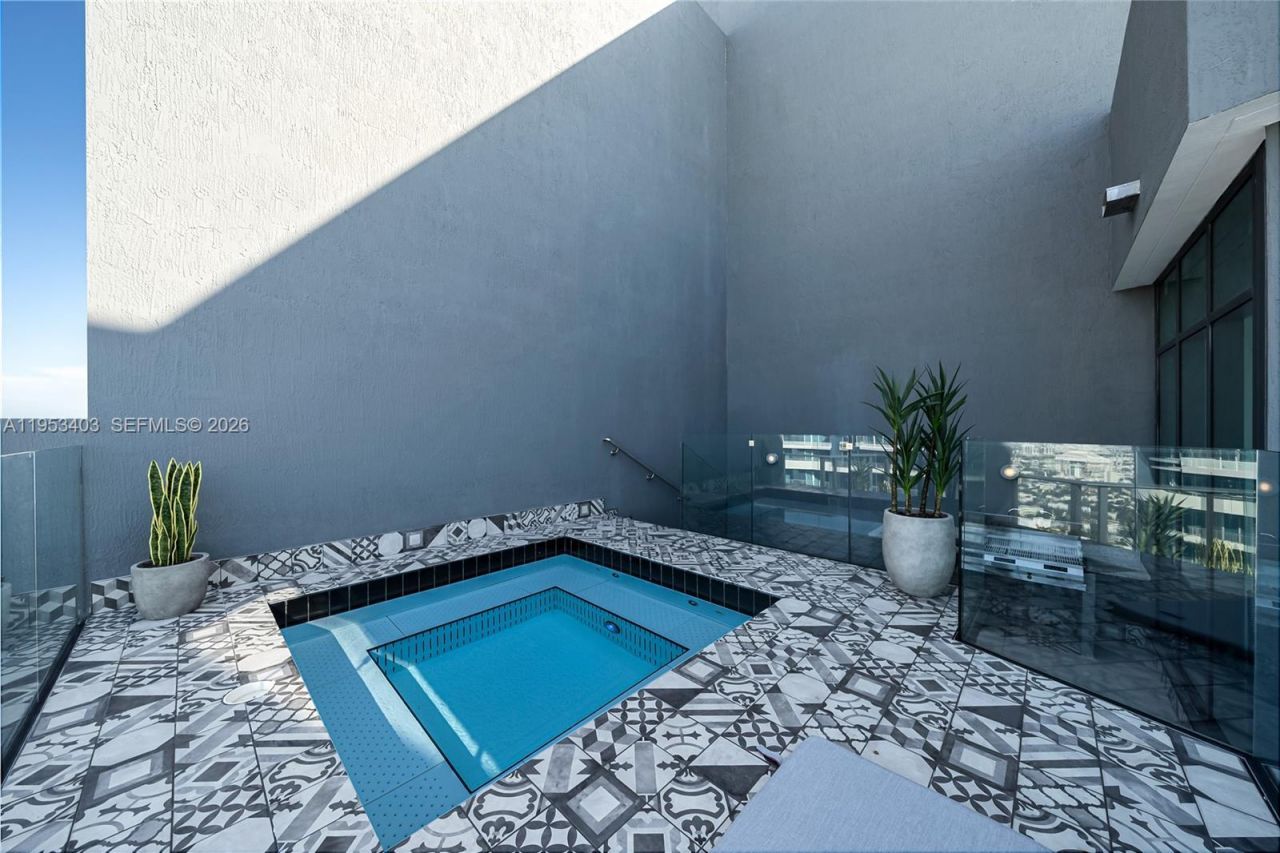 1300 S Miami Ave, Unit UPH4, Miami, FL 33130 Photo