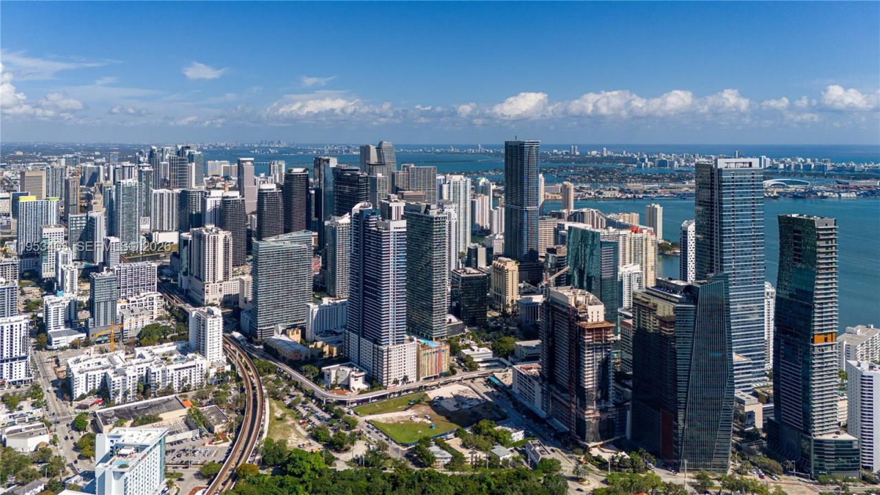 1300 S Miami Ave, Unit UPH4, Miami, FL 33130 Photo