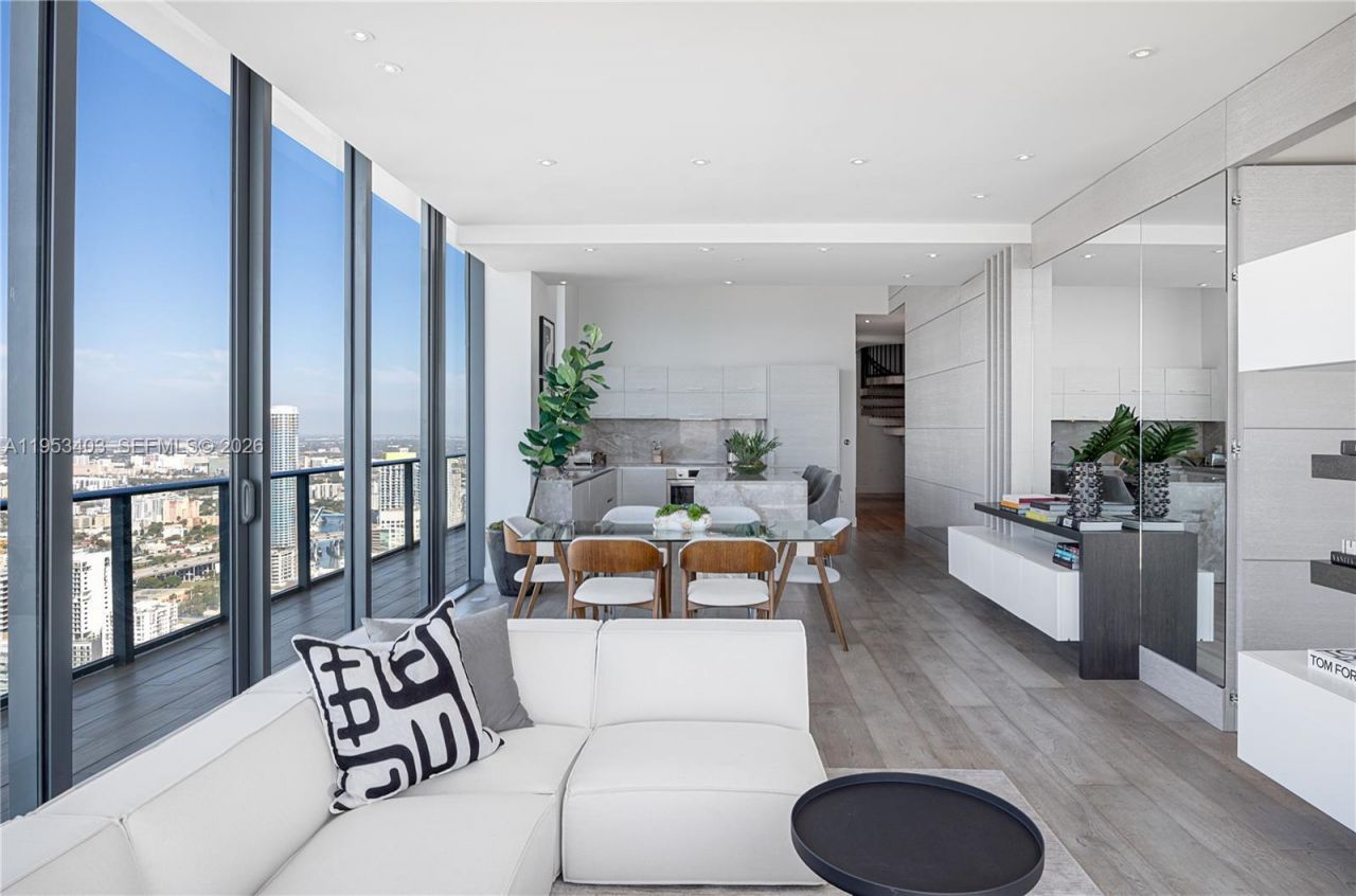 1300 S Miami Ave, Unit UPH4, Miami, FL 33130 Photo