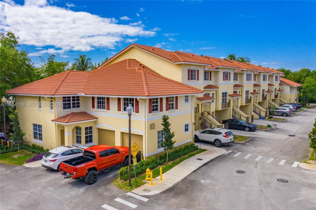 8930 NE 8th Ave, Unit 901, Miami, FL 33138 Photo