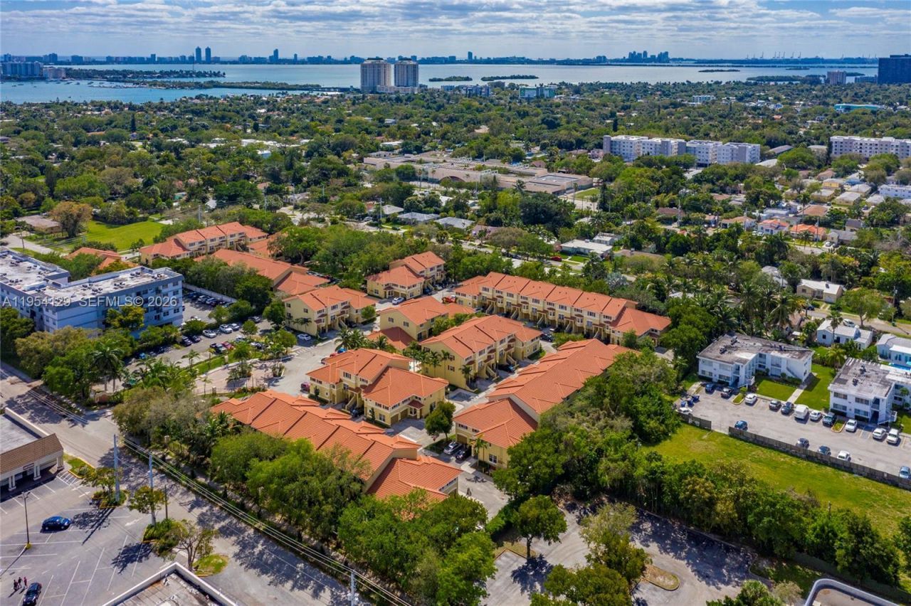 8930 NE 8th Ave, Unit 901, Miami, FL 33138 Photo