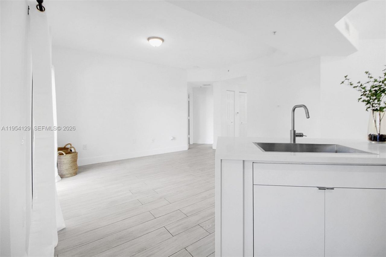 8930 NE 8th Ave, Unit 901, Miami, FL 33138 Photo