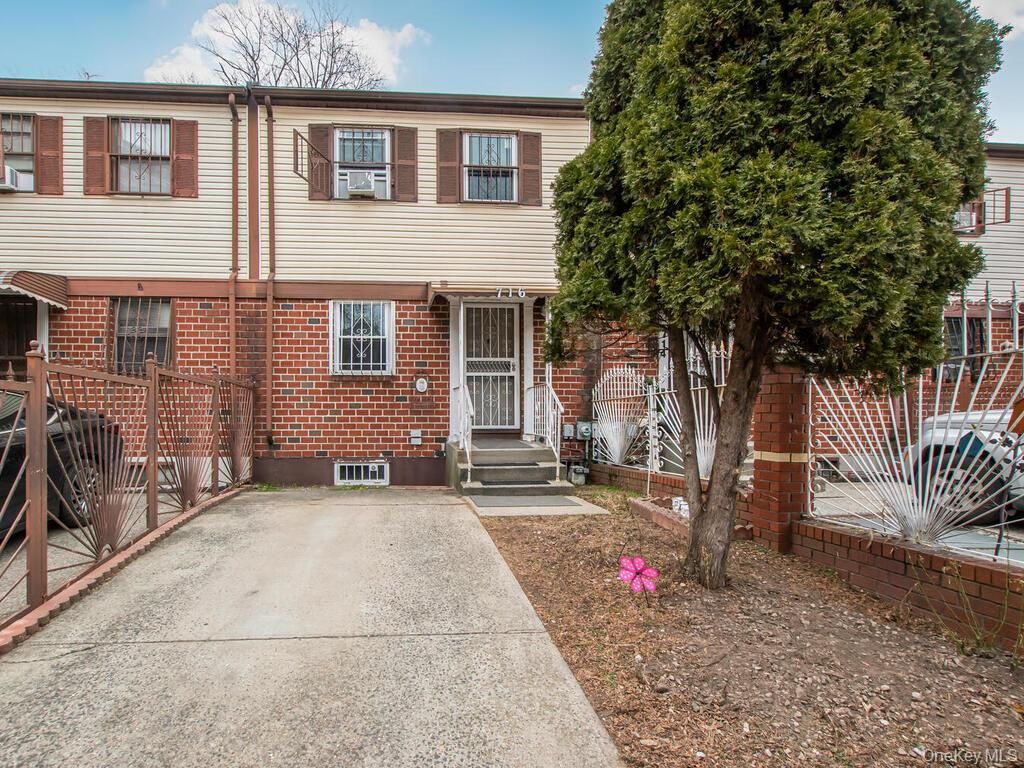 716 St Ann's Avenue, Bronx, NY 10455 Main Photo