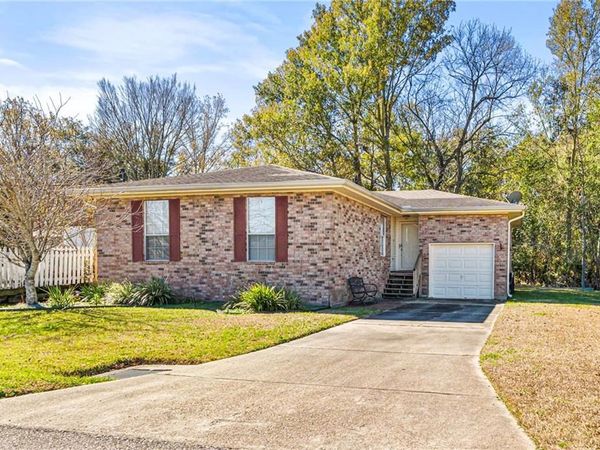 631 OAK Street, St Rose, LA 70087