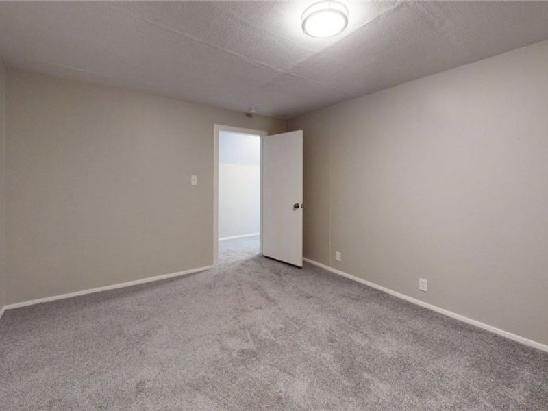 7815 Eve Avenue, Cleveland, OH 44102 Photo 39