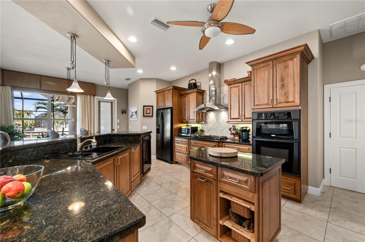 48 Colony Point Drive, Punta Gorda, FL 33950 Photo