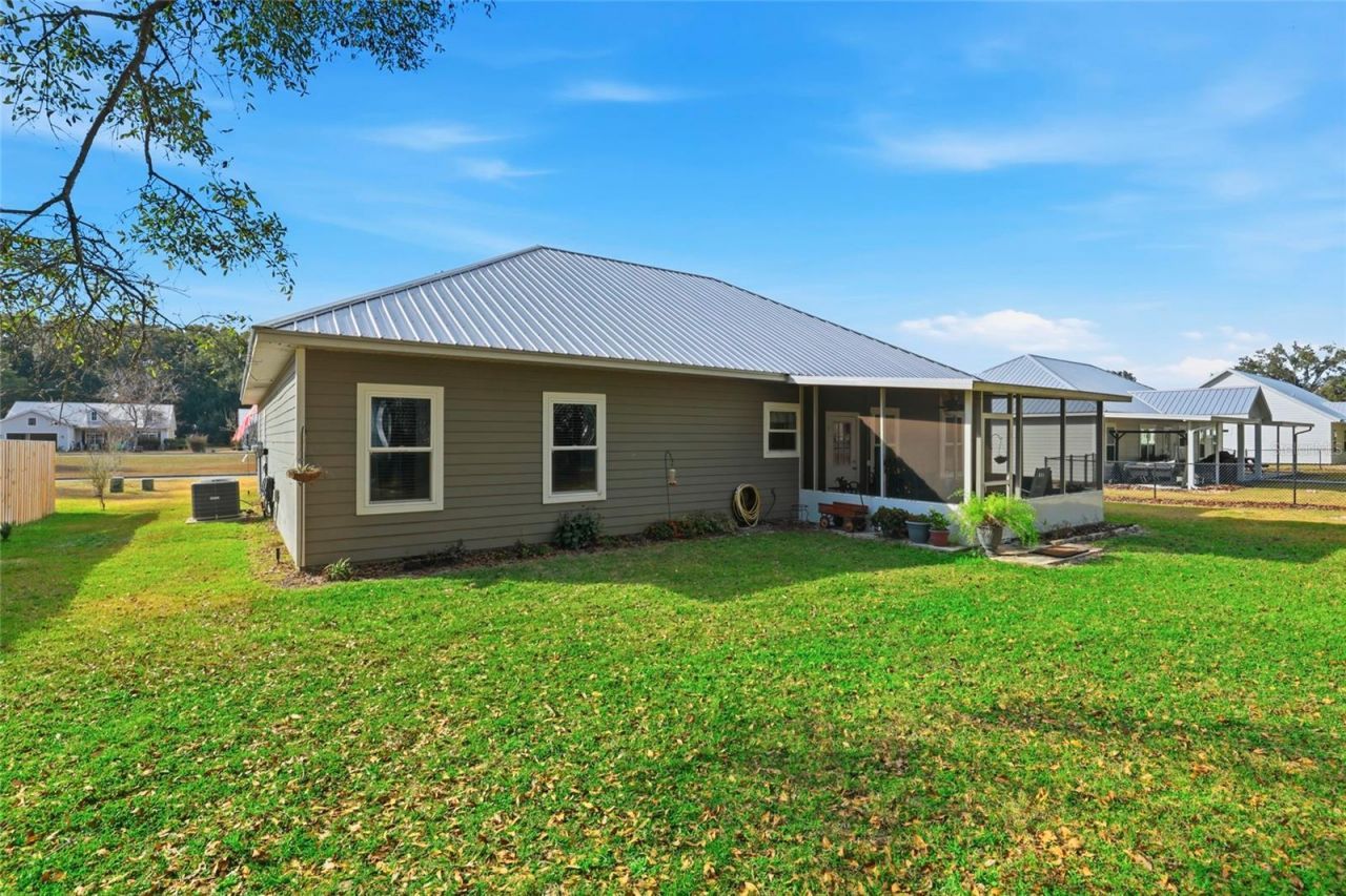 9092 Maryann Drive, Fanning Springs, FL 32693 Photo