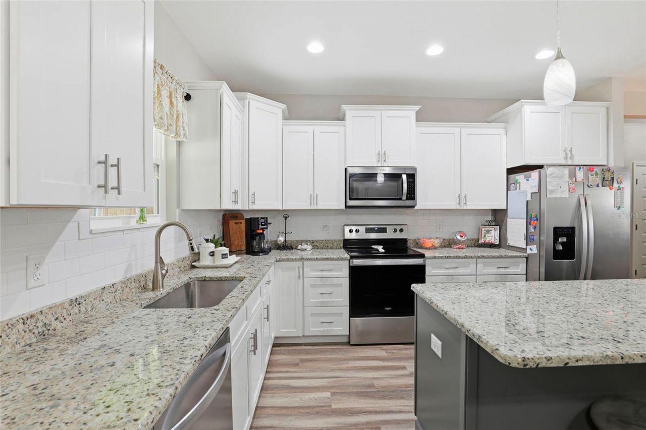 9092 Maryann Drive, Fanning Springs, FL 32693 Photo