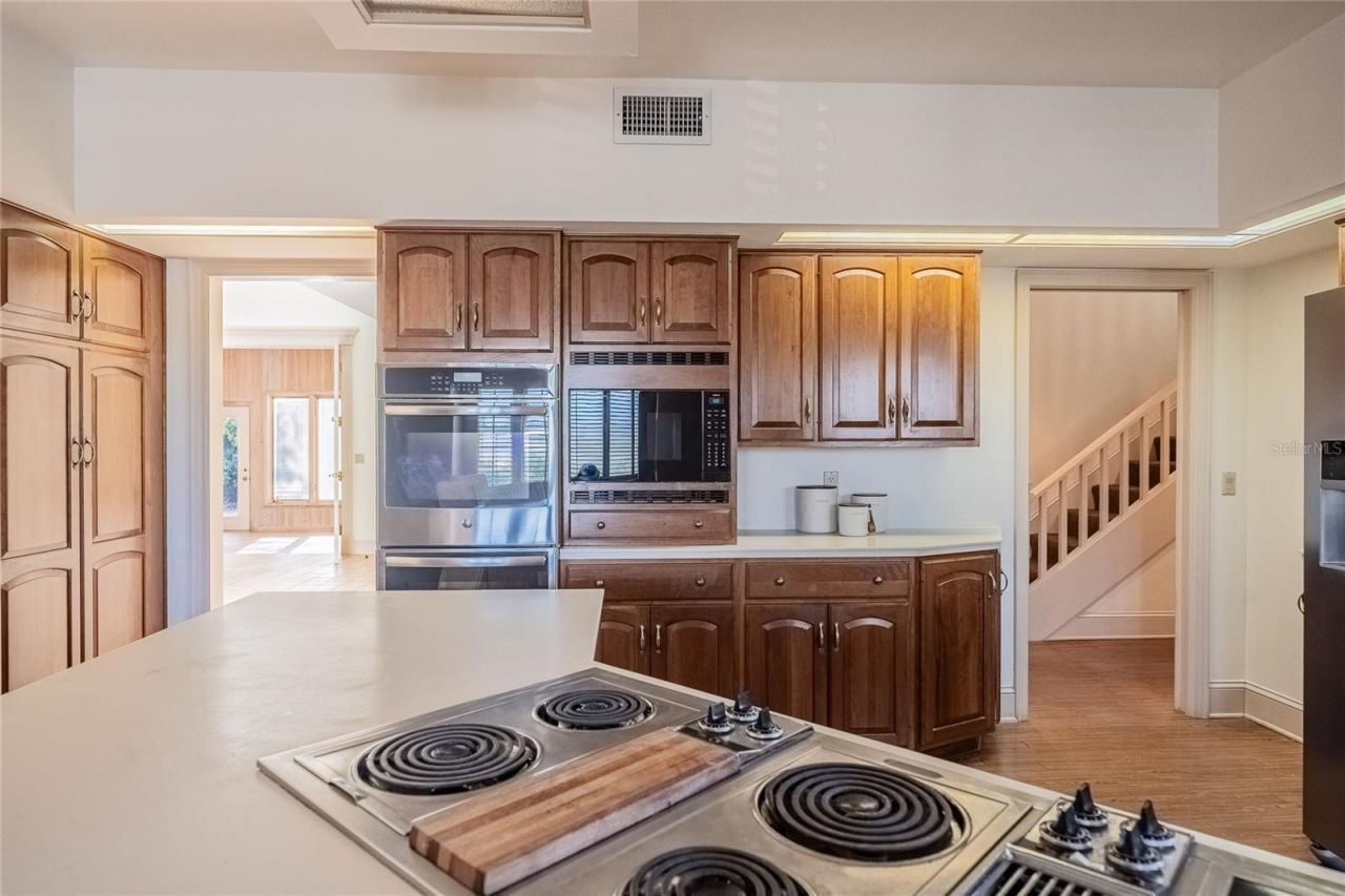 555 Lake Hollingsworth Drive, Lakeland, FL 33803 Photo