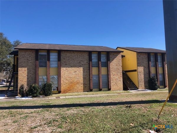 903 S Magnolia Avenue , Unit 9, Luling, TX 78648
