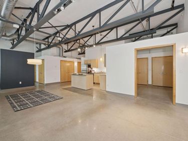 111 E Franklin Avenue, Unit 215, Minneapolis, MN 55404